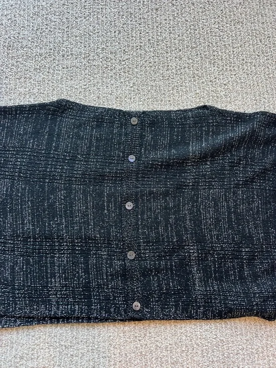 BCBGMaxAzria Black with metalic/silver Fleck Knit Top - Picture 4 of 4